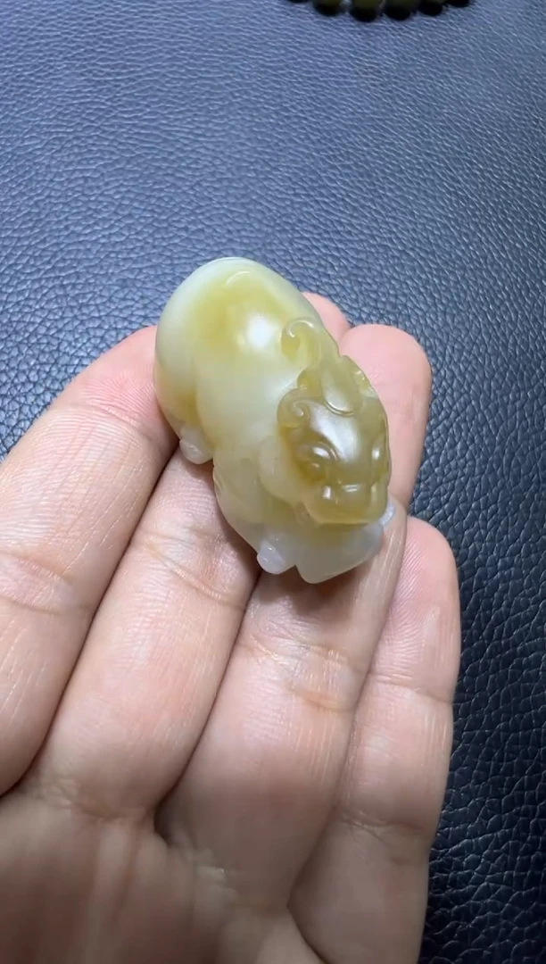 未镶嵌手串和田玉金山糖白貔貅挂件（产地直发）