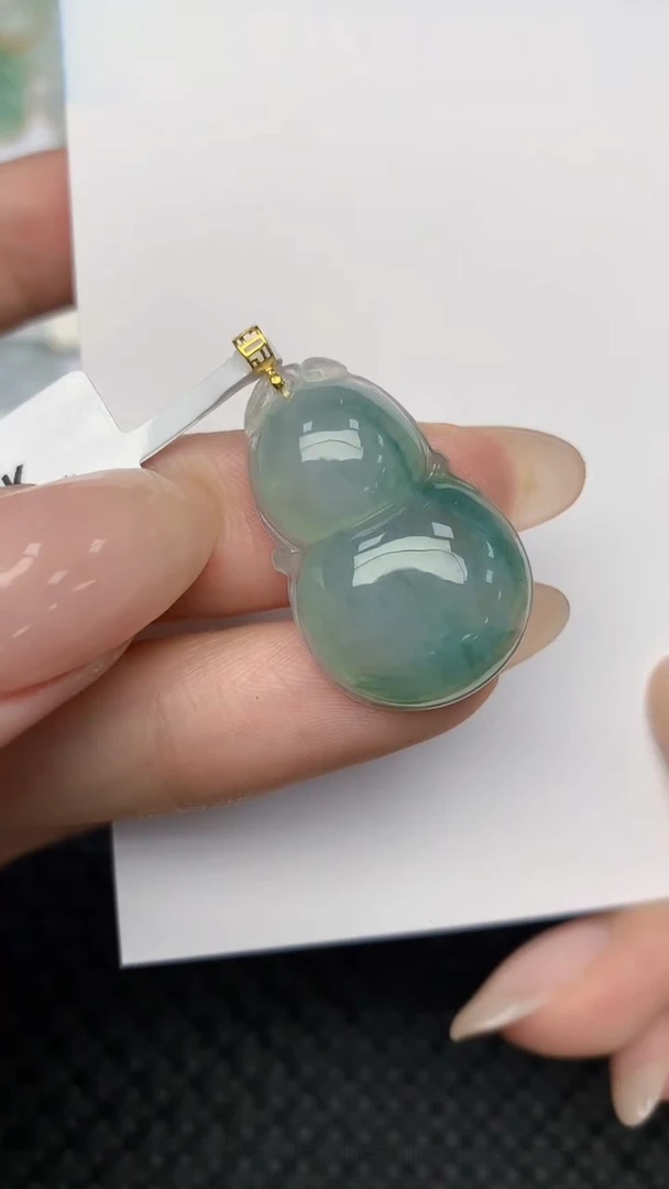 翡翠18K金镶嵌颈饰天然翡翠a货