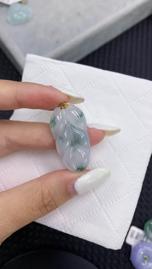 颈饰18K金镶嵌翡翠11111111111