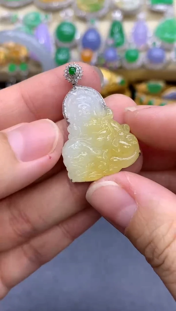 颈饰18K金镶嵌翡翠240-中国好珍宝