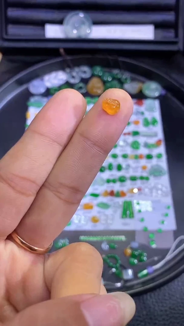 未镶嵌挂件翡翠金蟾