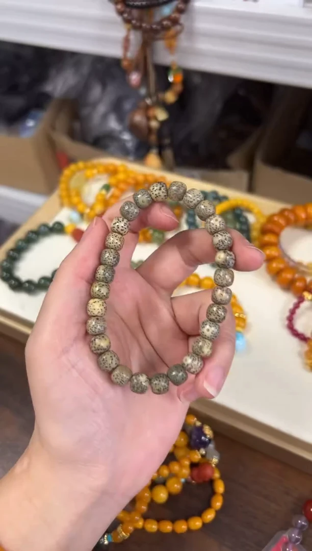 星月菩提吊坠石玉奶奶灰星月菩提素圈手串