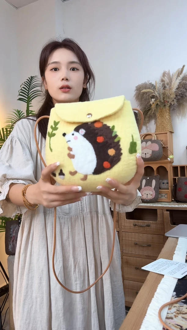 羊毛非遗纯手工 羊毛毡包包