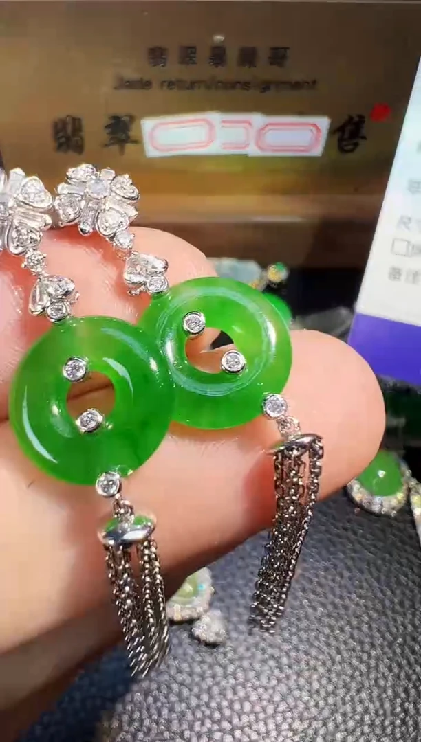 翡翠18K金镶嵌耳饰翡翠