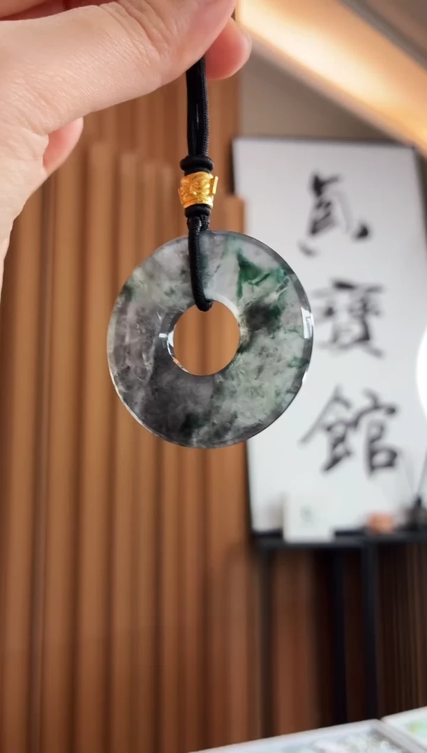颈饰未镶嵌翡翠吊坠