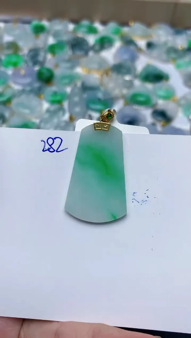 【闪购商品】翡翠颈饰18K金镶嵌天然翡翠A货
