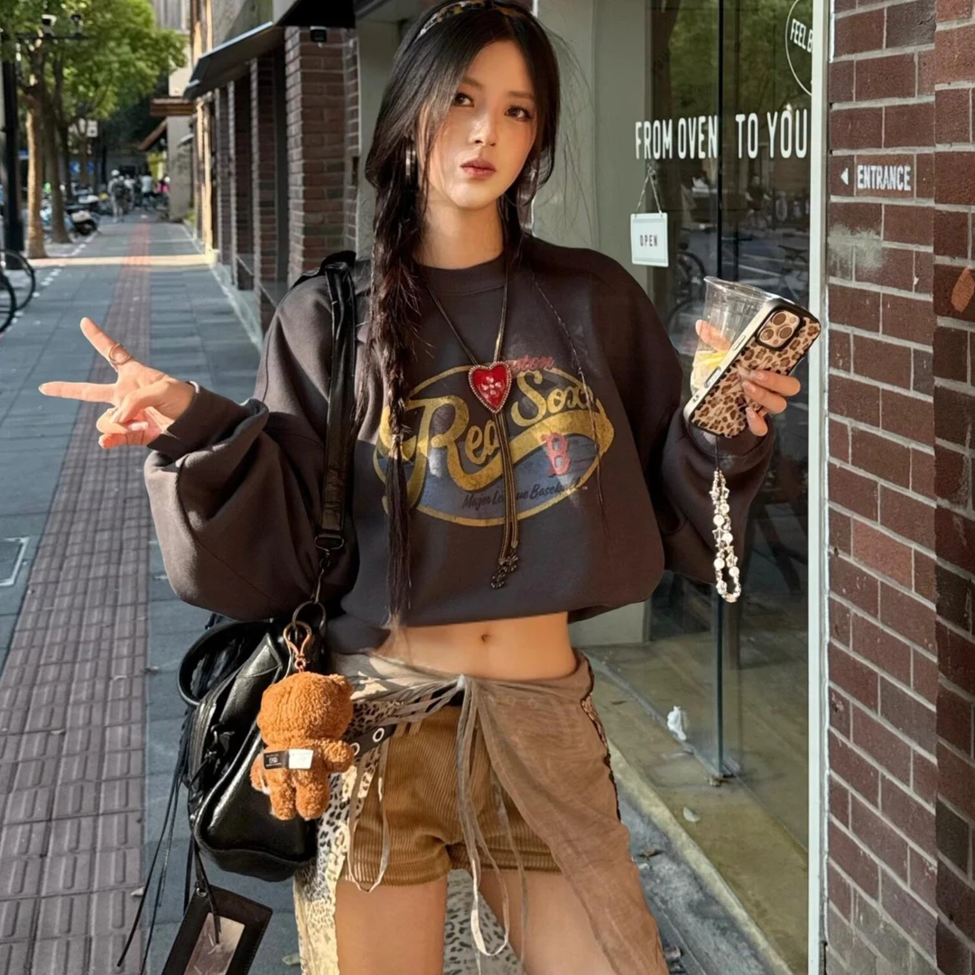 美式复古时尚学院风图案印花卫衣女秋季宽松上衣设计感短裤热裤