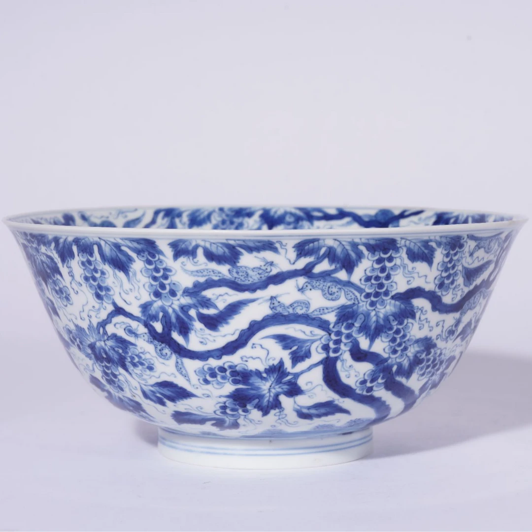 LOT158 清康熙 青花松鼠葡萄纹碗/永乐瓷器