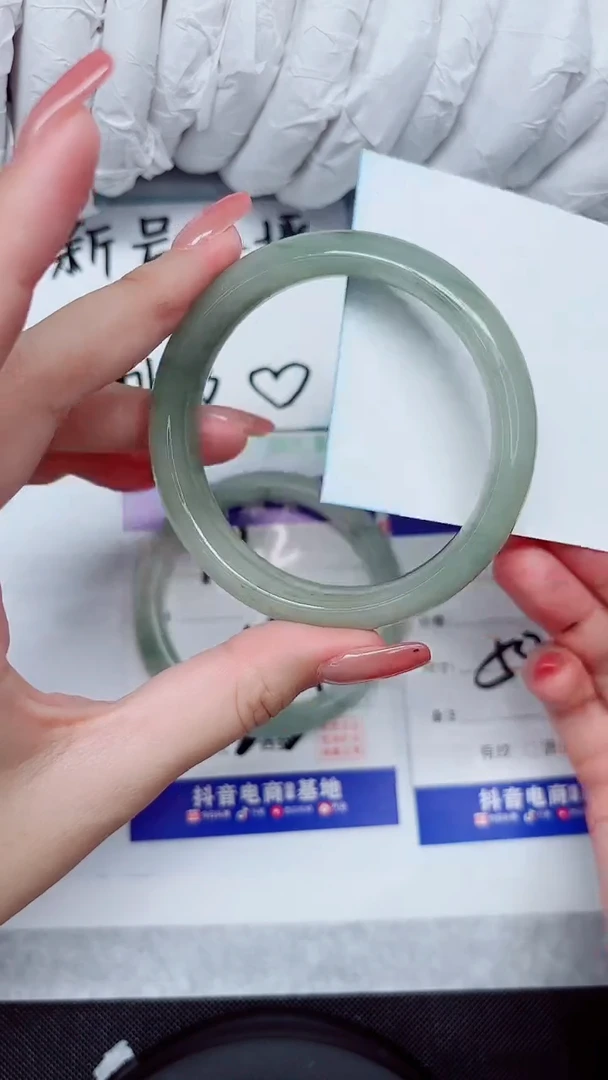 石英质玉手镯未镶嵌133-58