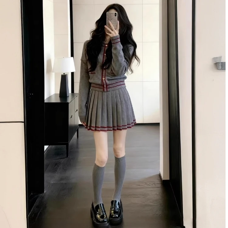 留学千金俏皮百搭款套装春秋新款休闲韩系针织上衣百褶半裙两件套