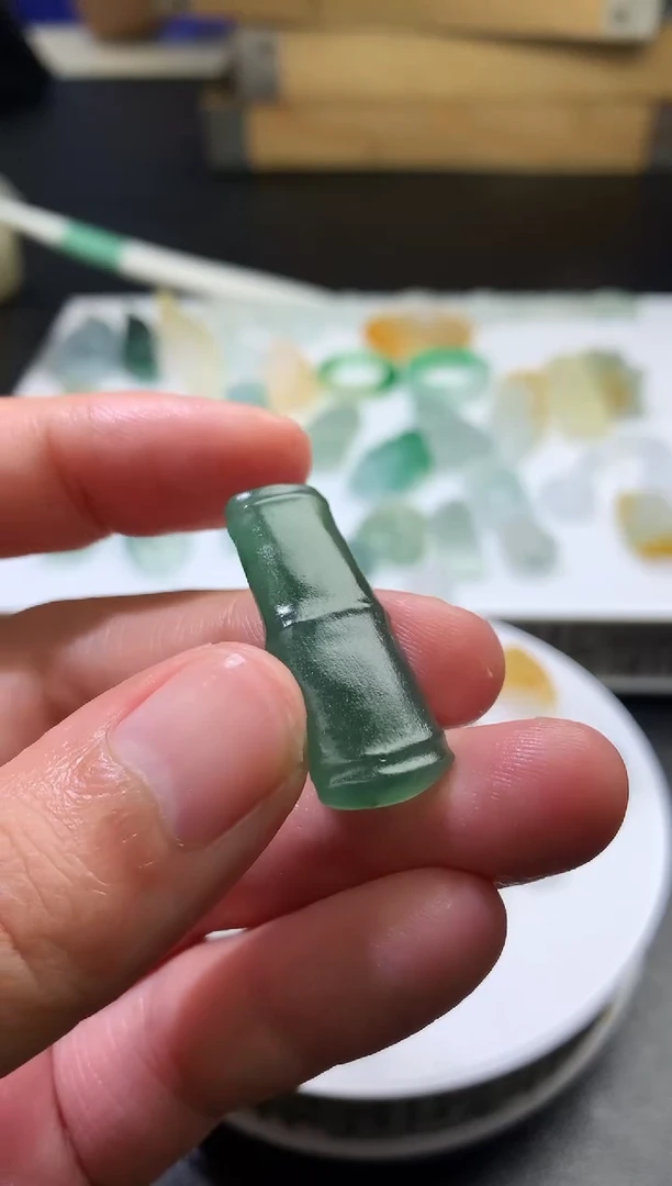 未镶嵌定制翡翠毛货