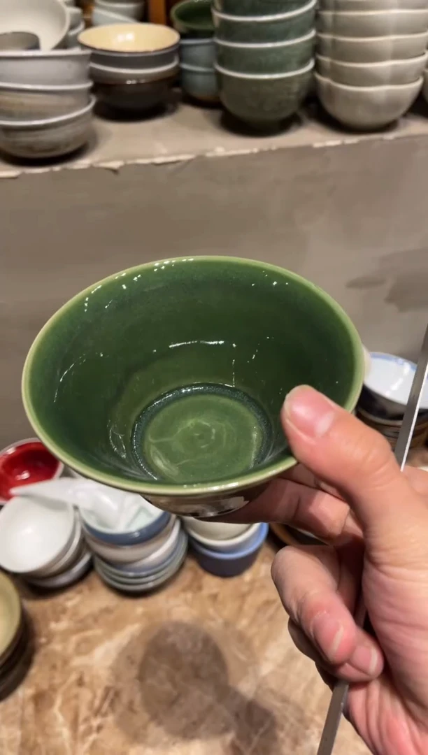 【闪购商品】瓷片801   翠绿喇叭小碗1个