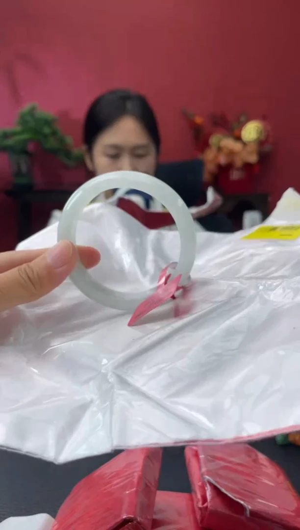 未镶嵌手镯翡翠5