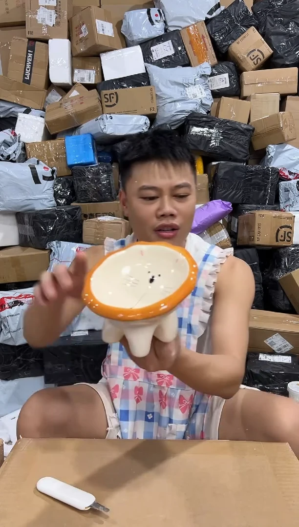 瓷片小号狮子猫猫碗