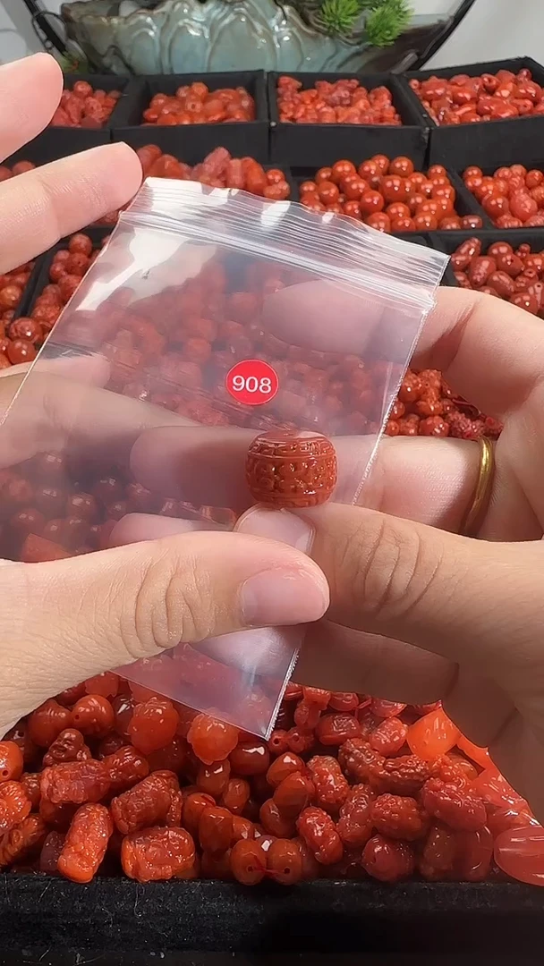 颈饰未镶嵌南红玛瑙1