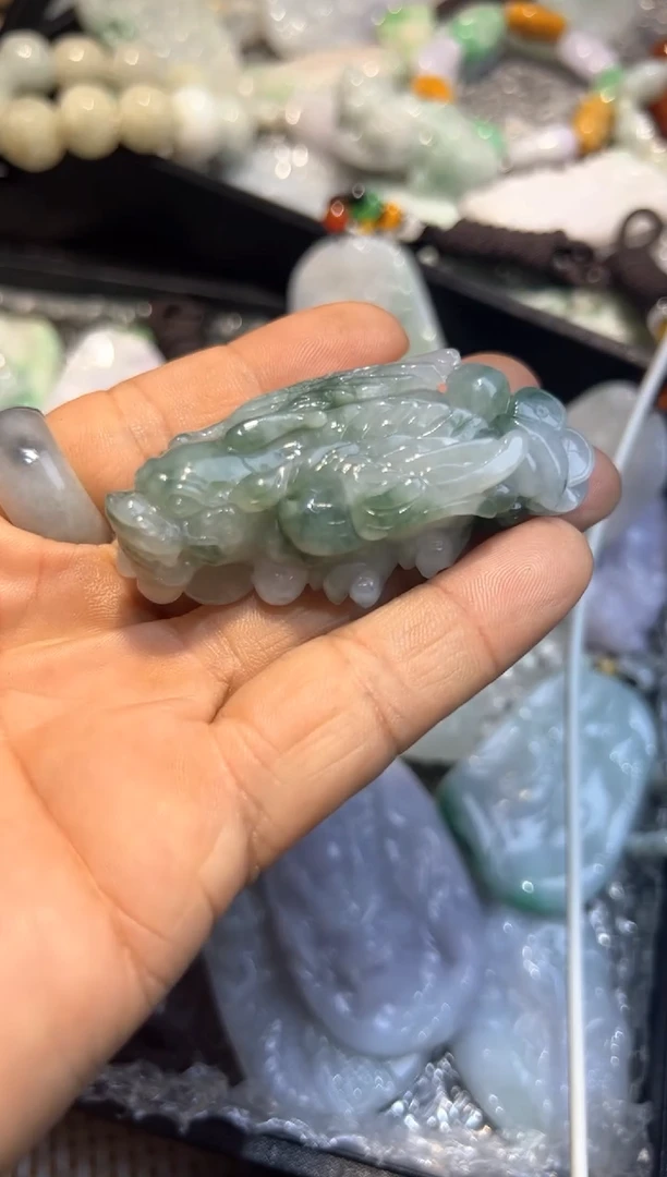 【闪购商品】翡翠吊坠(不含链)未镶嵌飞天貔貅