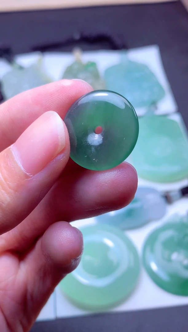 颈饰未镶嵌翡翠天然A货翡翠