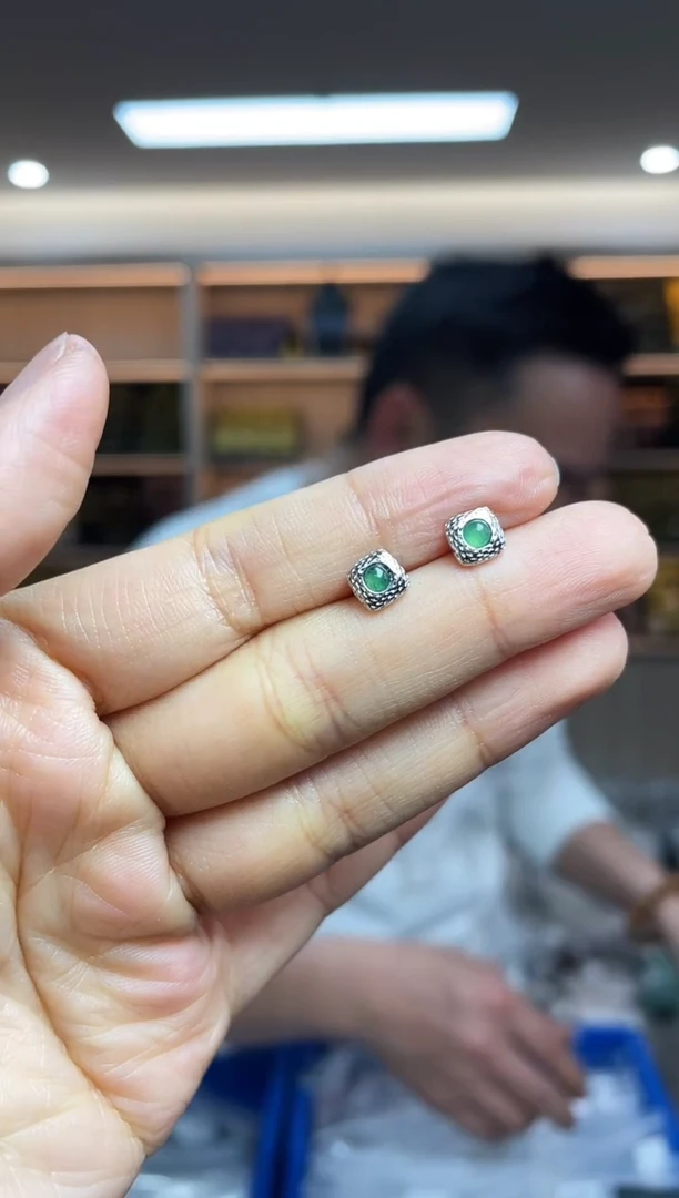 【闪购商品】翡翠耳饰银S925镶嵌多样性发一件