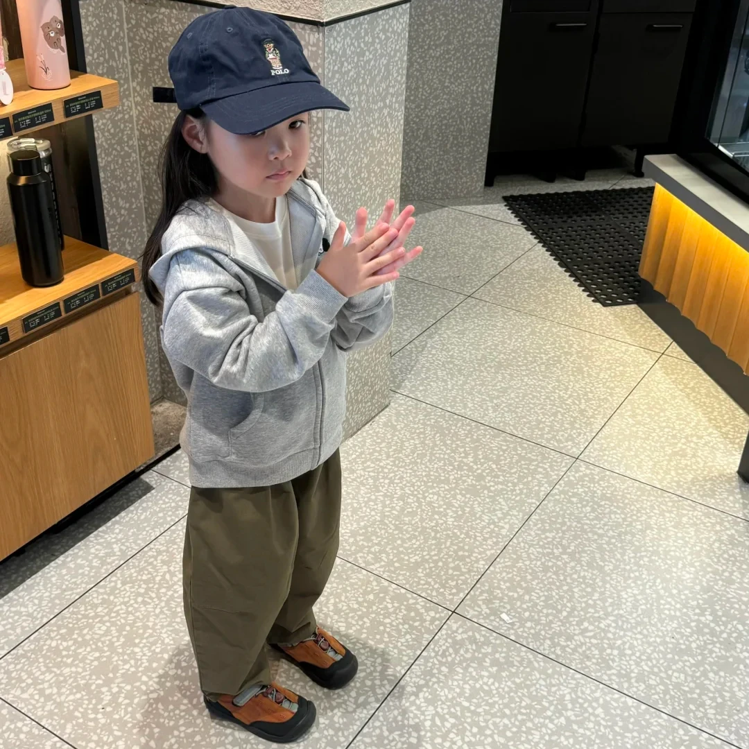壹妈童装女童休闲套装秋季新款洋气儿童灰色连帽卫衣外套绿色裤子