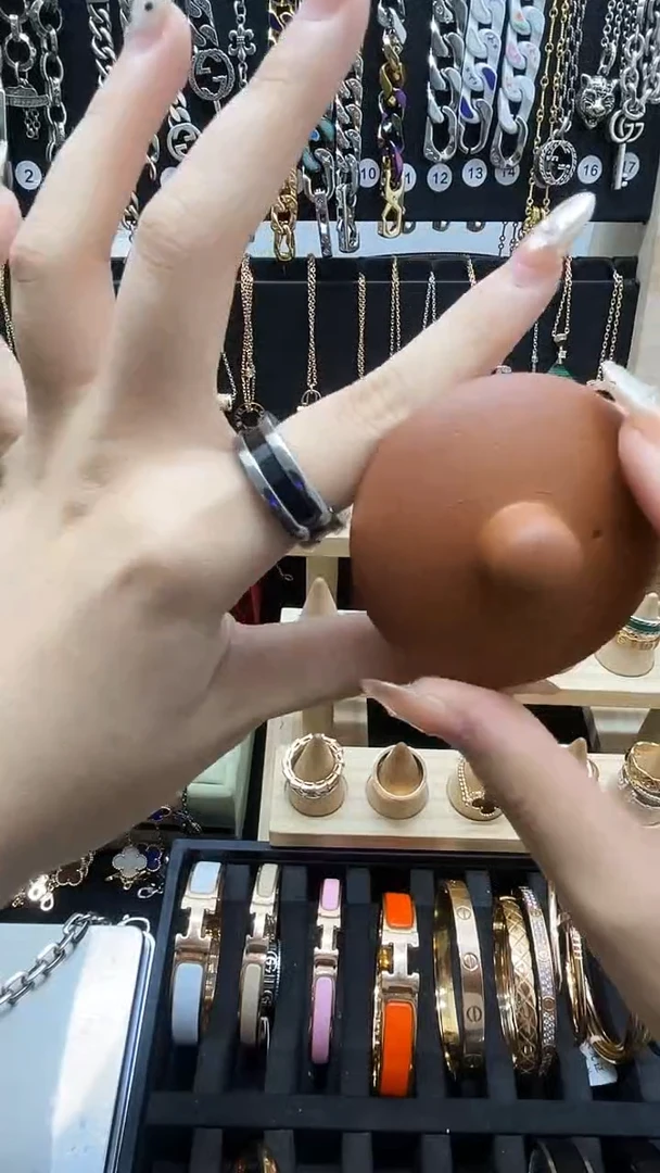 瓷片jkkhkgjmghjggkj555