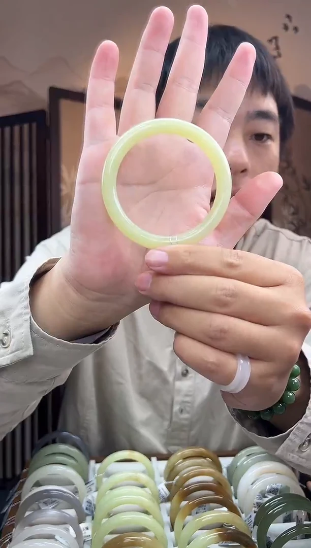 未镶嵌手镯和田玉58-59黄玉