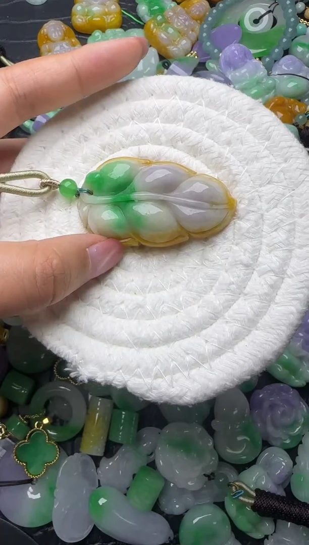 颈饰未镶嵌翡翠缅甸翡翠吊坠