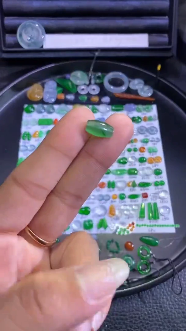 未镶嵌挂件翡翠珠子