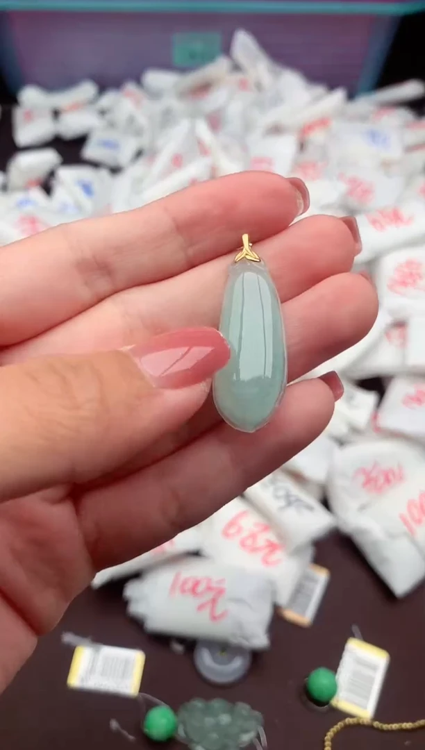 【闪购商品】翡翠挂件18K金镶嵌一