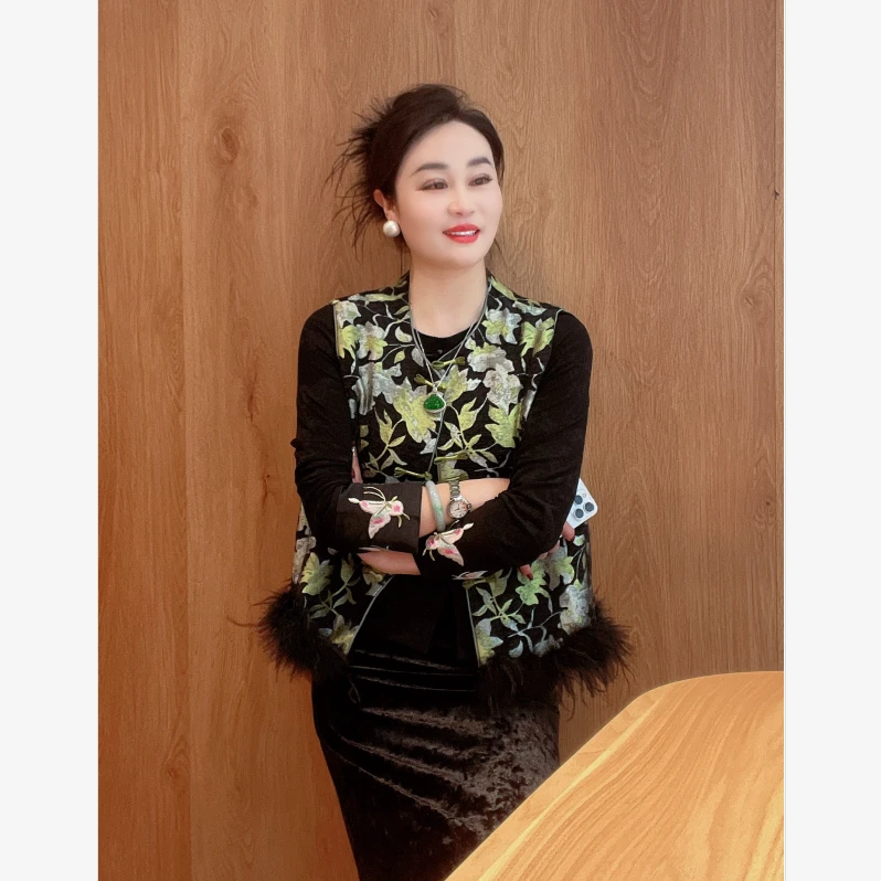 新中式下摆毛毛包边时尚加棉刺绣马夹国风绣花女士马甲高端盘扣