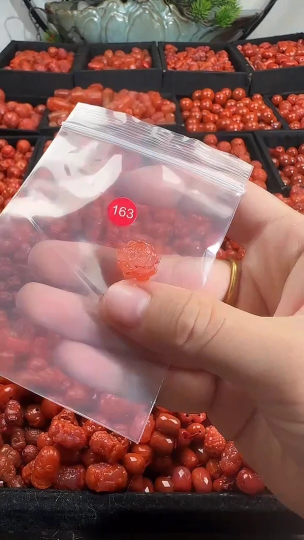 颈饰未镶嵌南红玛瑙1