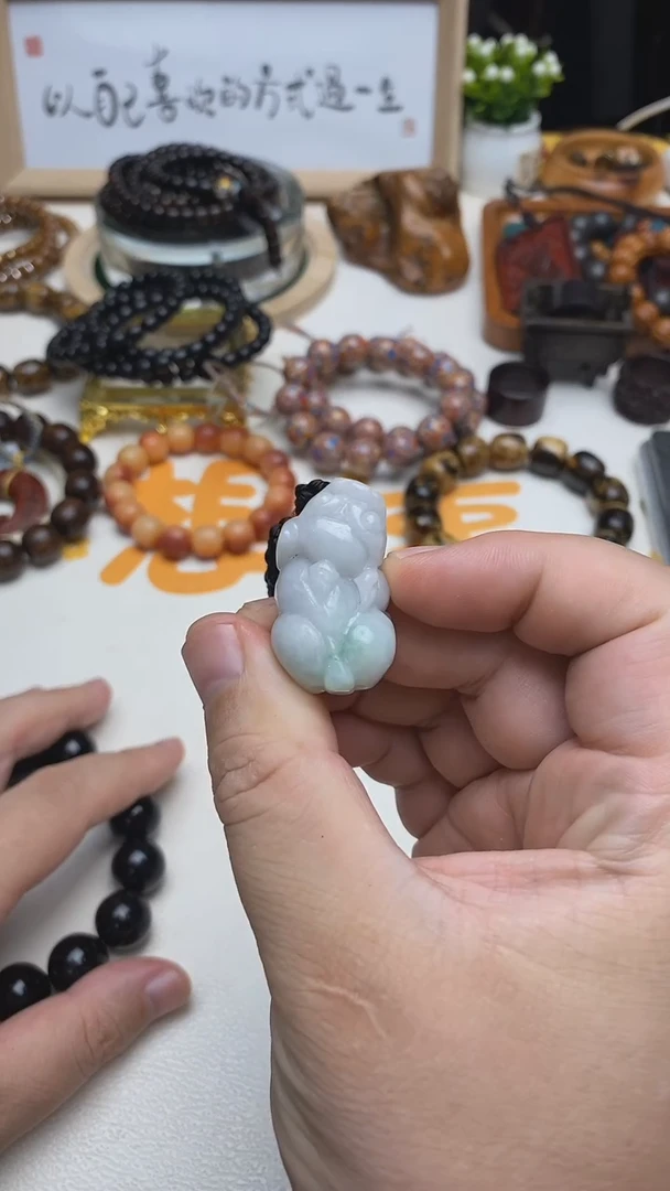 翡翠未镶嵌颈饰用****来翡翠