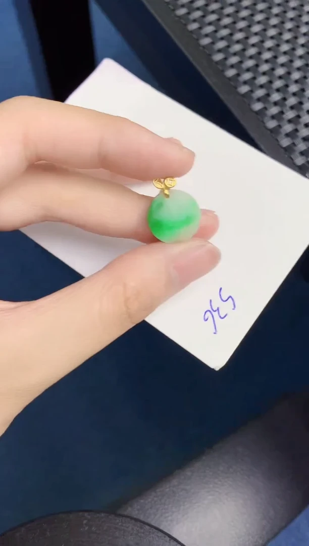 翡翠未镶嵌颈饰天然翡翠緬甸A貨