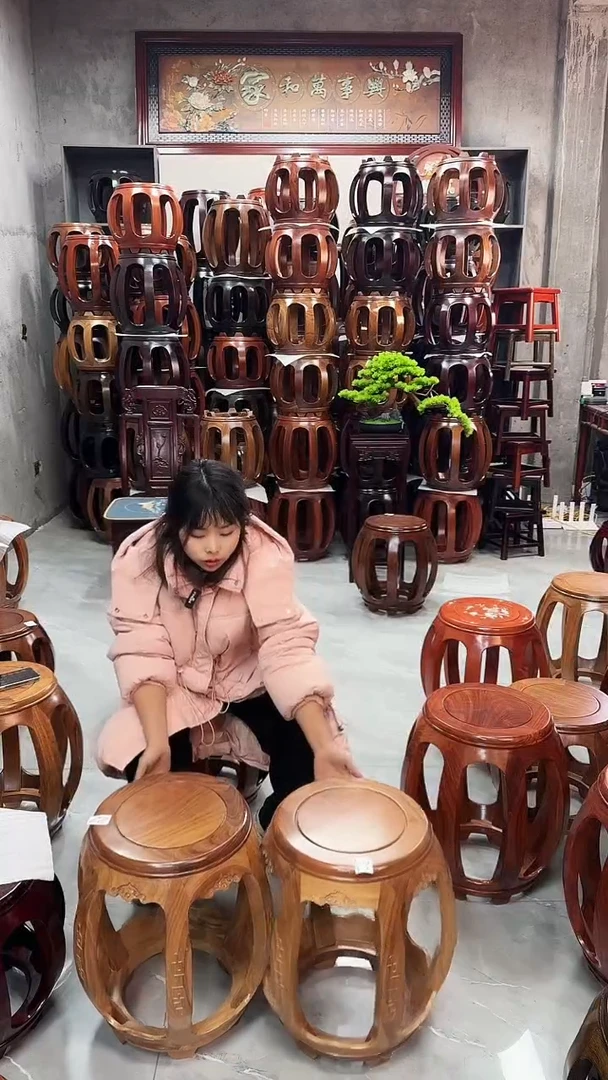【闪购商品】花梨木类家具微瑕花梨木原木色雕花大号鼓凳一对22号