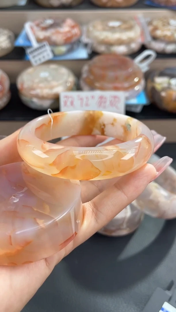 未镶嵌手镯石英质玉59