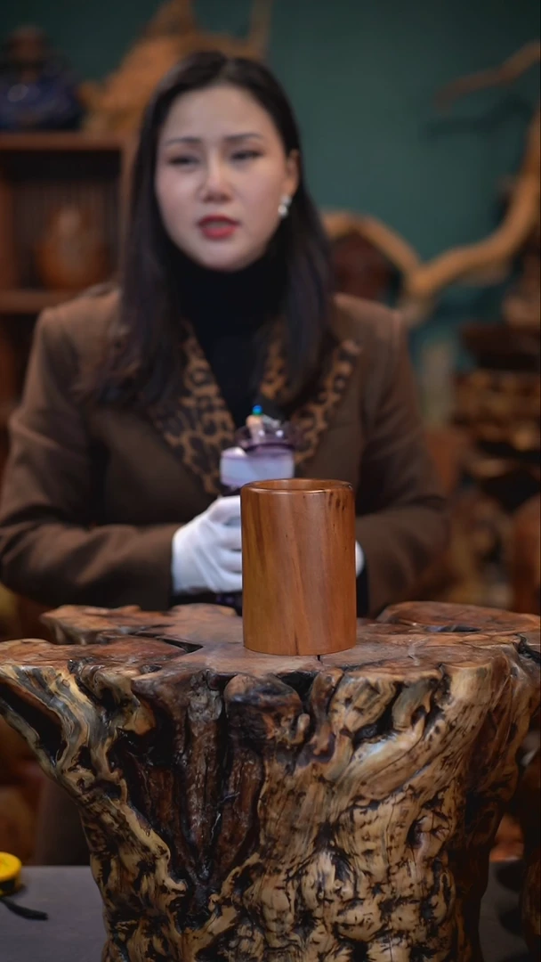 【闪购商品】枣木雷击枣木笔筒