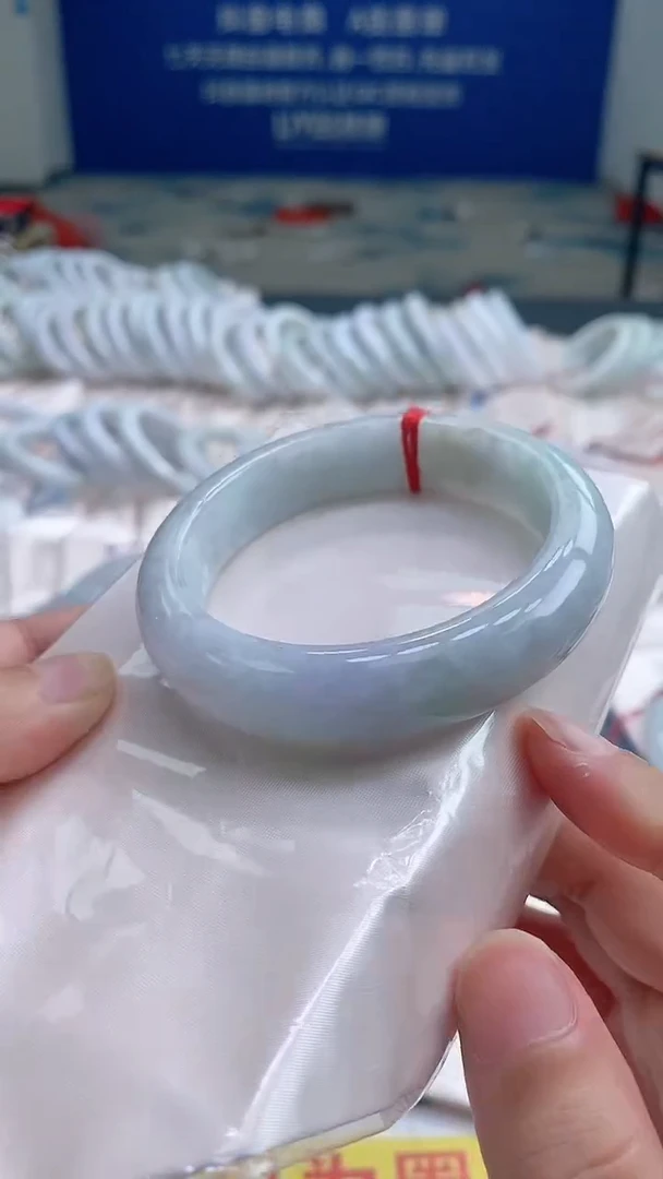 翡翠手镯未镶嵌1338