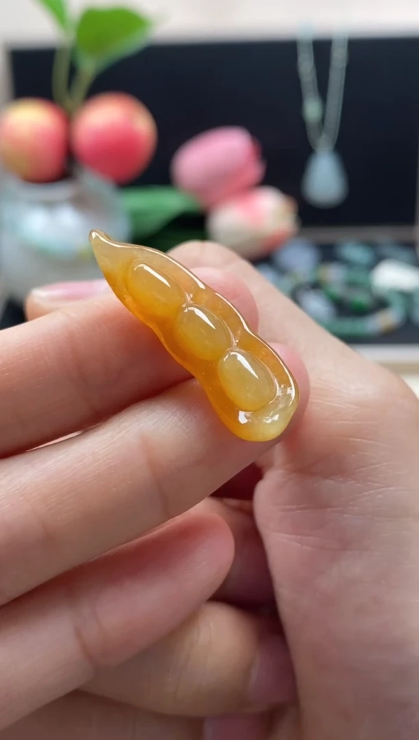 翡翠未镶嵌颈饰翡翠黄翡福豆