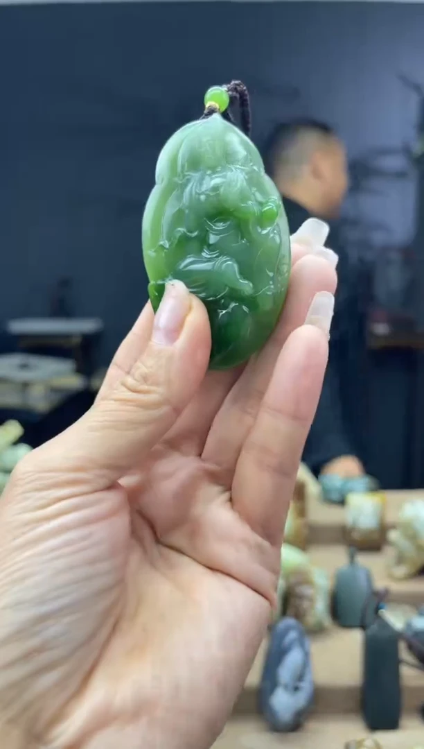 颈饰未镶嵌和田玉1
