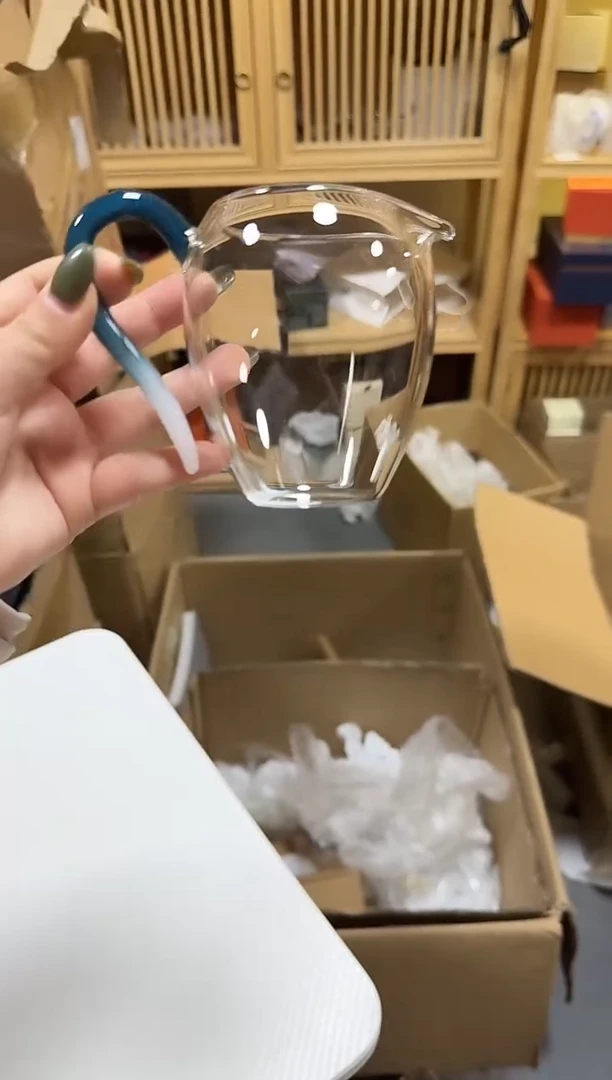 深蓝白怡然公道杯904