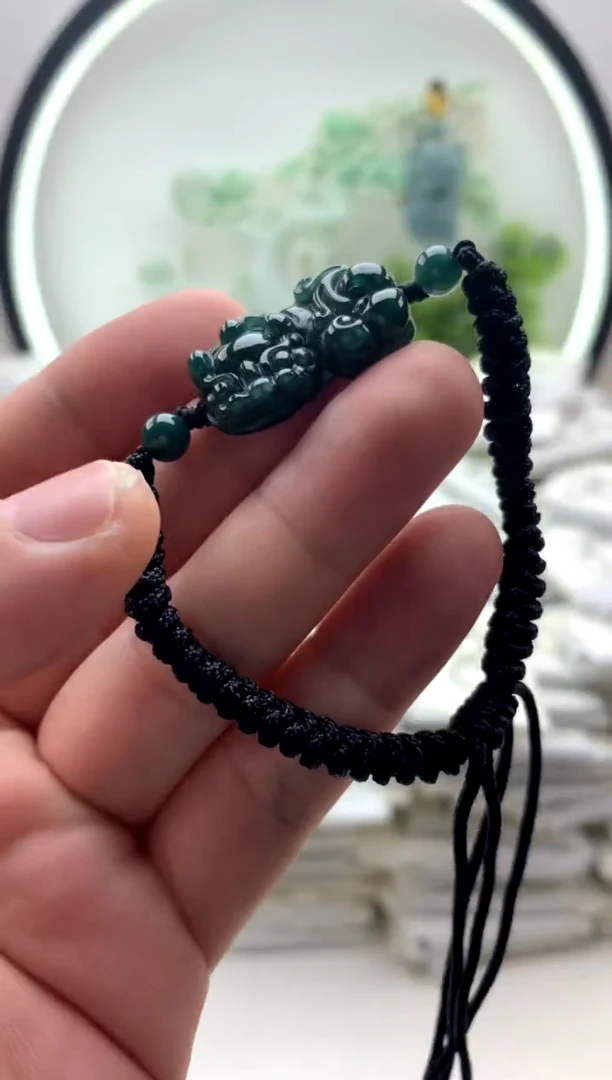 翡翠未镶嵌颈饰貔貅手绳