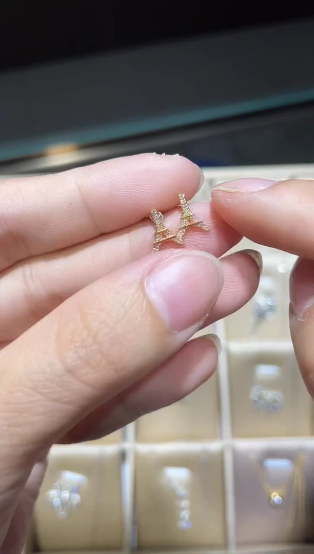 18K金镶嵌耳饰钻石1