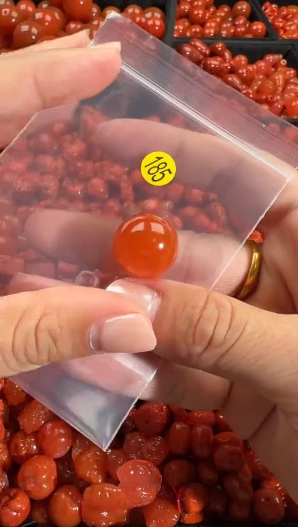 颈饰未镶嵌南红玛瑙1