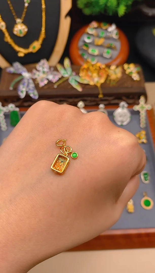 【闪购商品】翡翠吊坠(不含链)银S925镶嵌扎吉拉母