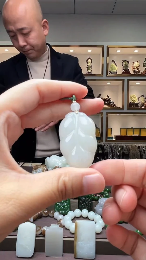 【闪购商品】和田玉颈饰未镶嵌苏