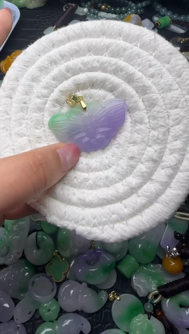 颈饰未镶嵌翡翠缅甸翡翠吊坠