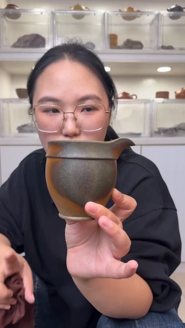 茶壶紫砂43号公道杯-老宕口桃花泥（柴烧-裸烧）容量：200CC