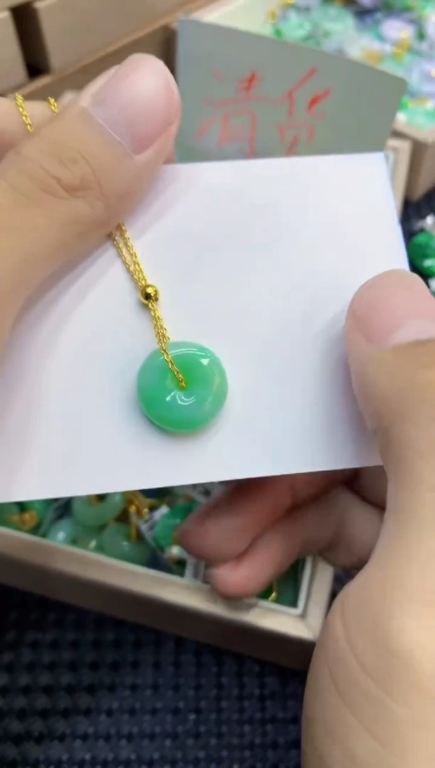 翡翠未镶嵌吊坠(不含链)1
