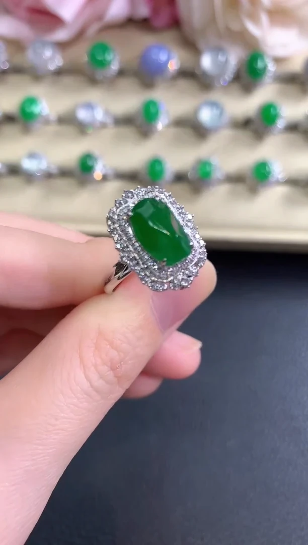 18K金镶嵌戒指翡翠冬日珠宝Q189