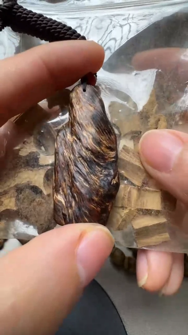 沉香沉香碎屑琥达拉干沉香沉水