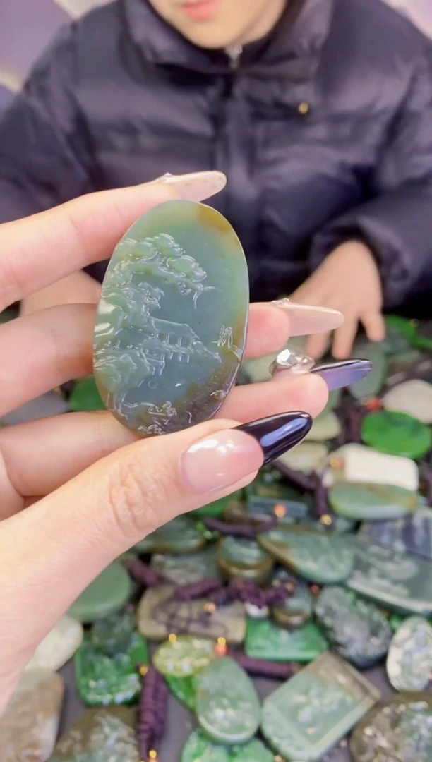 颈饰未镶嵌和田玉1